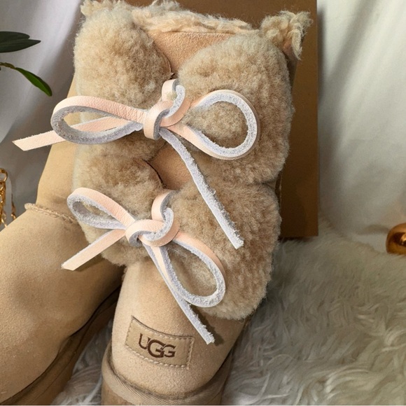 UGG classic double bow boot Dune with Box - Picture 3 of 9